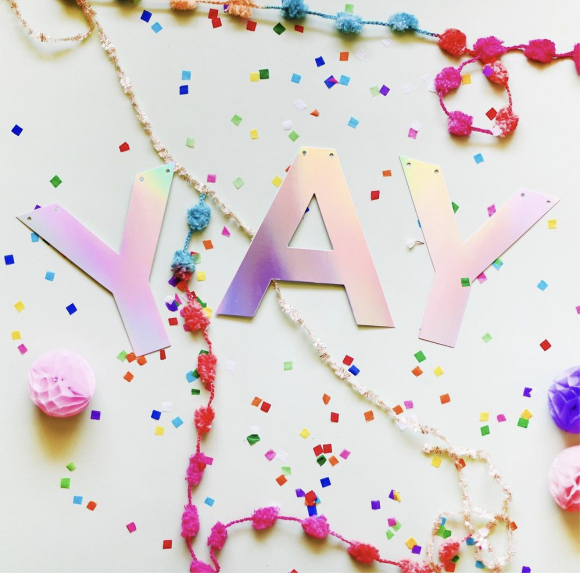 WORD GARLAND - 95 PIECE SPELL YOUR OWN PHRASE LETTER KIT SAY EVERYTHING HOLOGRAPHIC