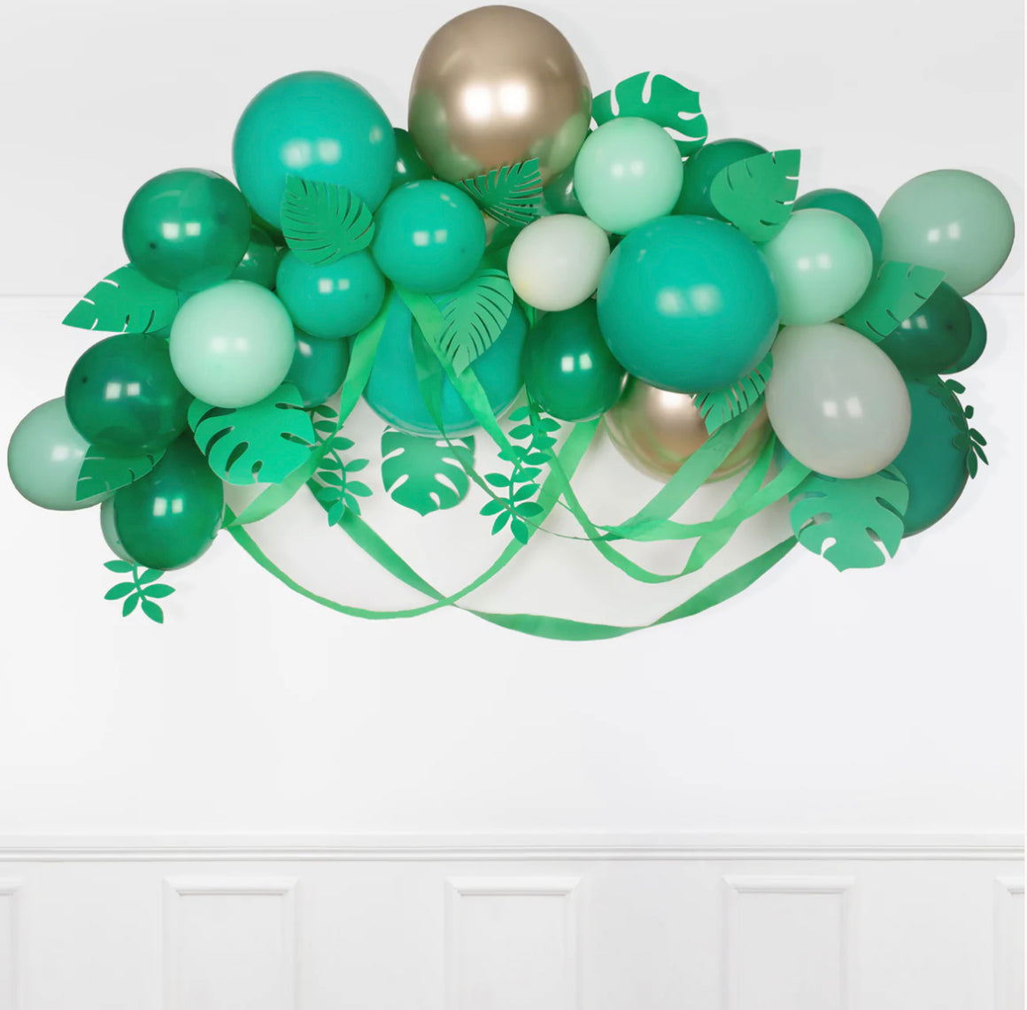 BALLOON GARLAND - LEAFY GREEN MERI MERI