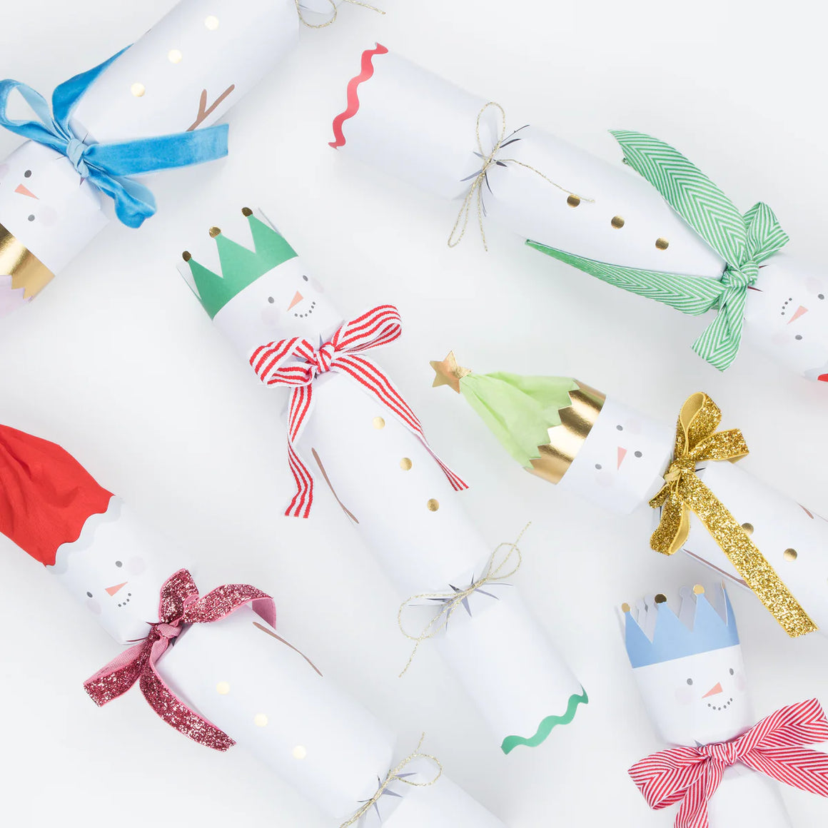 CRACKERS - SNOWMEN WITH VELVET BOWS