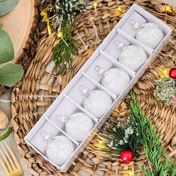 PLACE CARD HOLDERS - SNOWFLAKE ORNAMENT AND CARDS (set of 6)