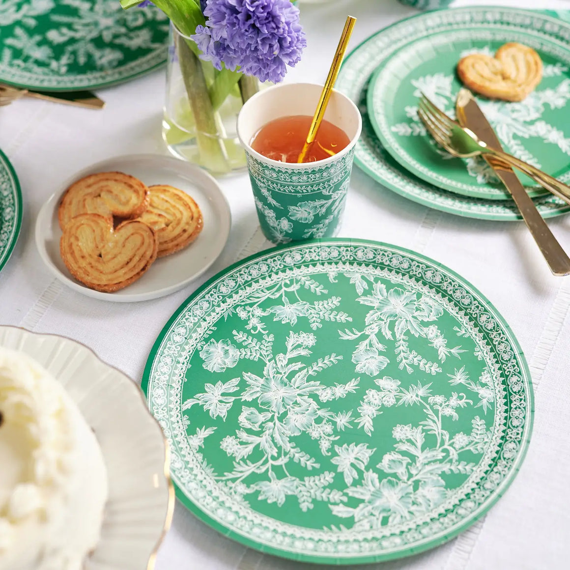 PLATES LARGE - FLORAL GREEN EMERALD FRENCH TOILE
