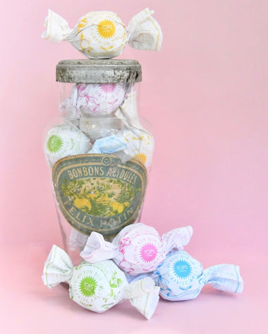 SURPRISE BALLS - PASTEL MINI BON BON TREAT