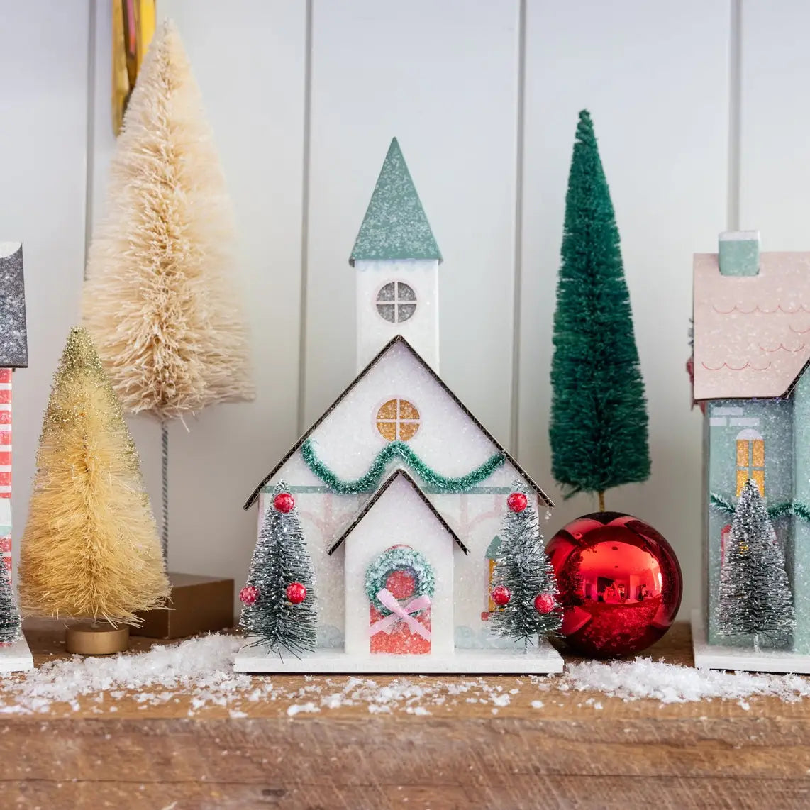 HEIRLOOM HOLIDAY DECOR - CHRISTMAS VILLAGE LIGHT-UP CHURCH