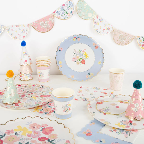 CUPS - FLORAL LACE ENGLISH GARDEN