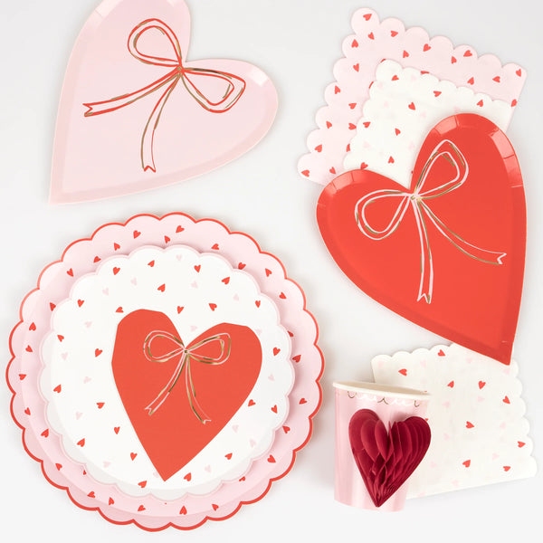 NAPKINS SMALL - VALENTINES HEART WITH BOW MERI MERI