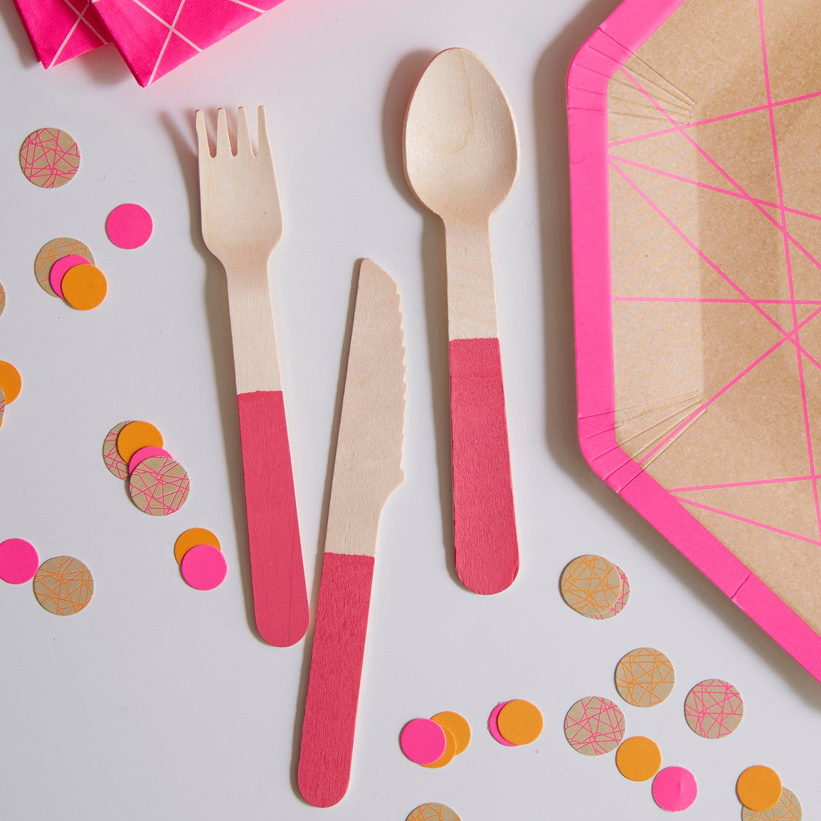 WOODEN CUTLERY SET - NEON PINK (for 6)