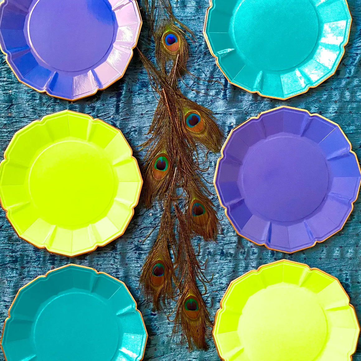 PLATES - DINNER SCALLOPED TURQUOISE