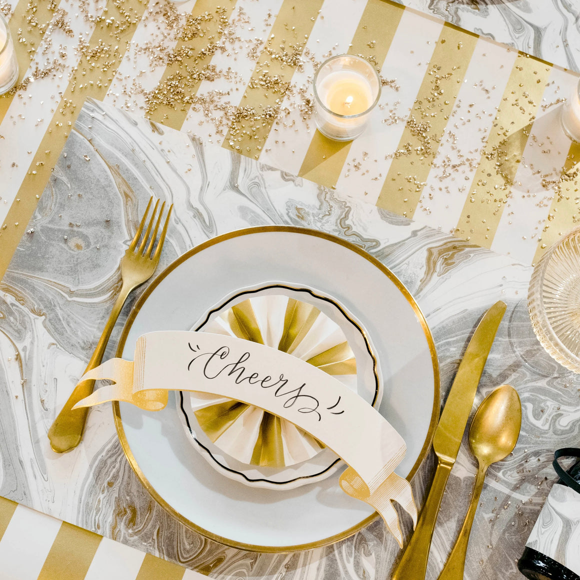 TABLE ACCENT - CLASSIC GOLD BANNER