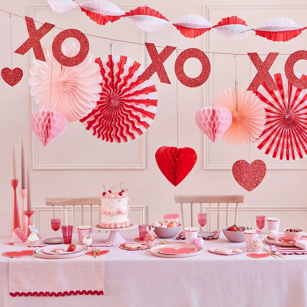 NAPKINS SMALL - VALENTINES LACY HEART MERI MERI